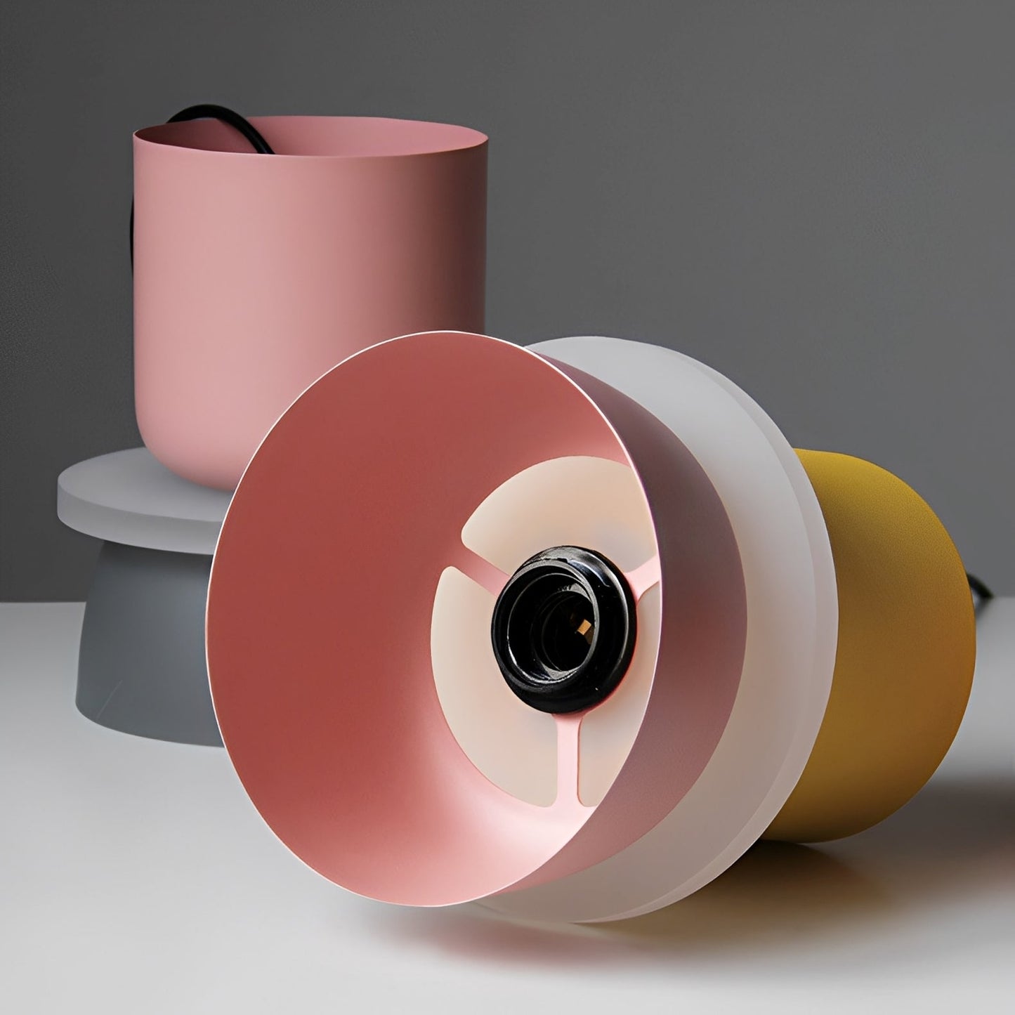 Vera – Simple et élégante lampe à trois lumières