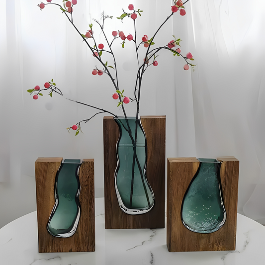 Miyako – Vase en bois et verre nordique à bord vivant