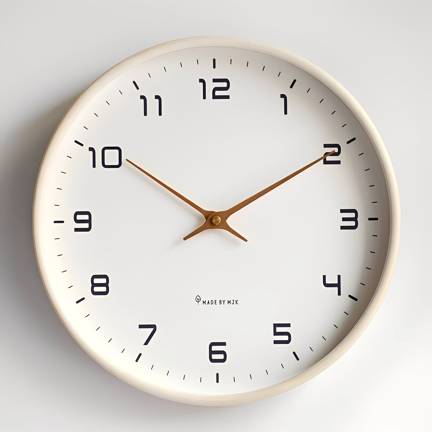 Alden – Horloge Murale en Bois Massif