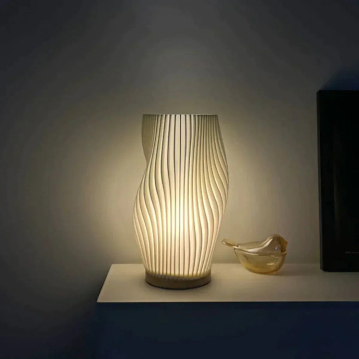 Nerea – Lampe de table moderne Wavecrest