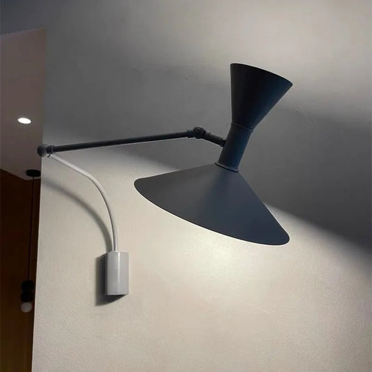 Applique Murale Minimaliste à Bras Pivotant