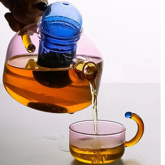 Service à thé en verre coloré – Élégance et contrastes raffinés