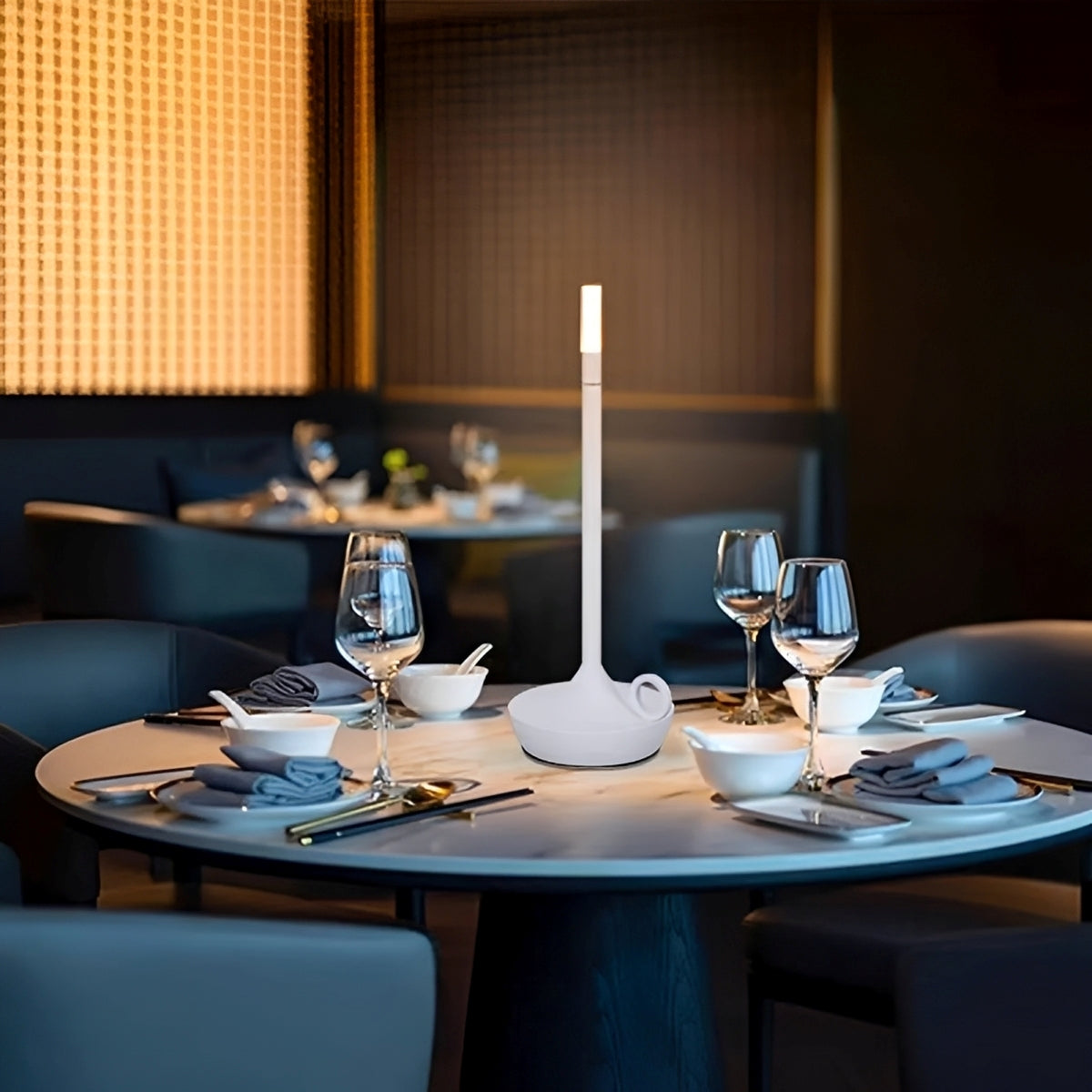 Nina – Lampe de table portable en design cylindrique