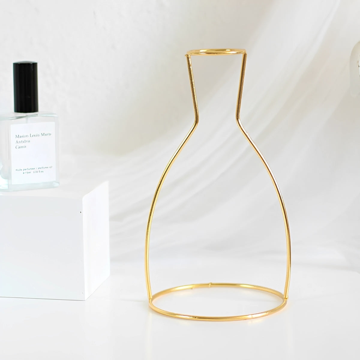 Del – Vase en fil de fer en fer