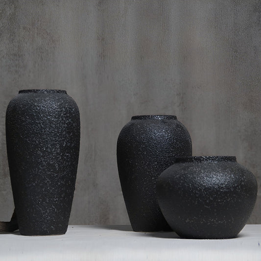 Nera – Vase en céramique noire
