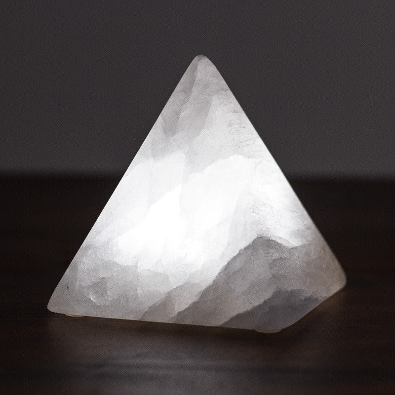 Astra – Lampe Pyramide en Pierre Naturelle