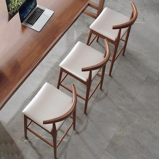 Alexa – Tabouret nordique minimaliste en bois massif
