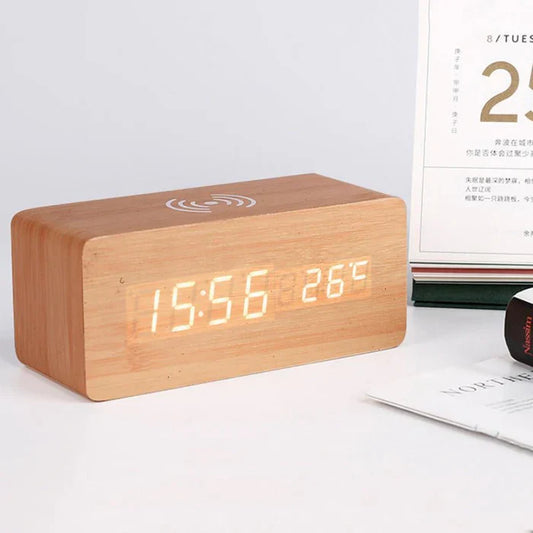 Nio – Réveil LED en bois