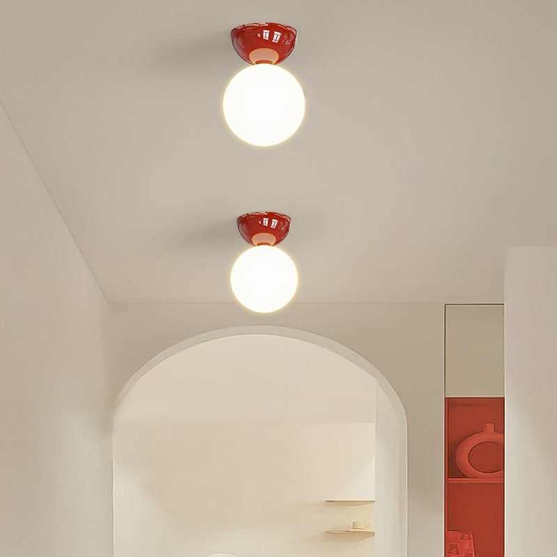 Claudine – Lampe Plafond Boule Fer Scandinave