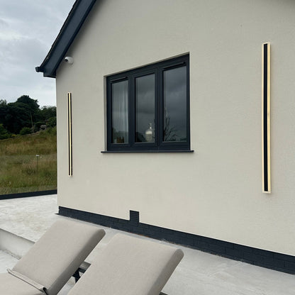 Stria – Applique murale extérieure LED minimaliste