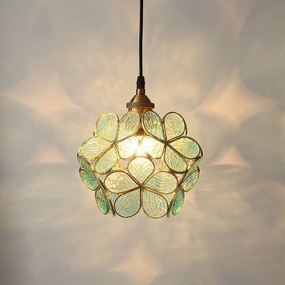 FleurVerre – Suspension florale en verre soufflé délicat
