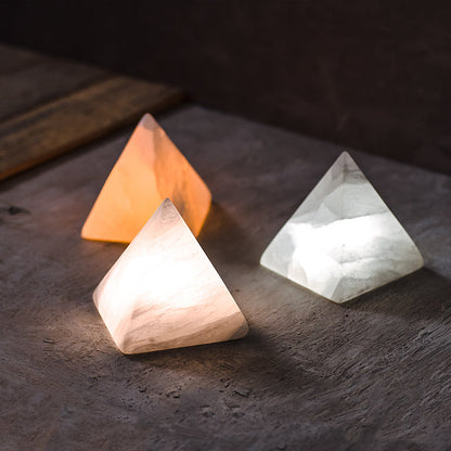 Astra – Lampe Pyramide en Pierre Naturelle