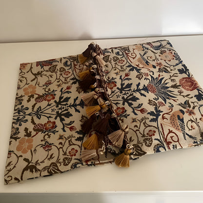 Hazel – Chemin de table à carreaux