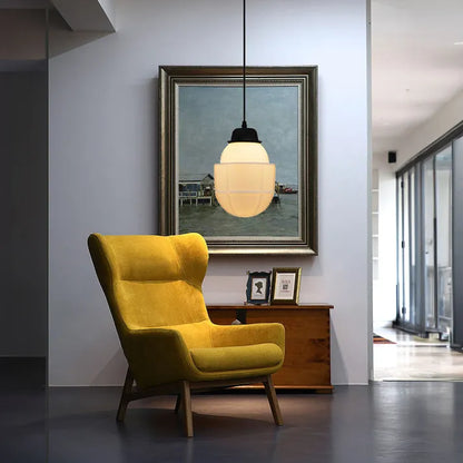 ÉclatVerre – Suspension vintage en verre sculpté au design géométrique