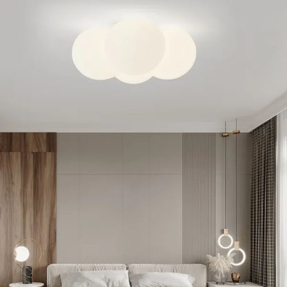 NuageLumière – Plafonnier flottant au design vaporeux