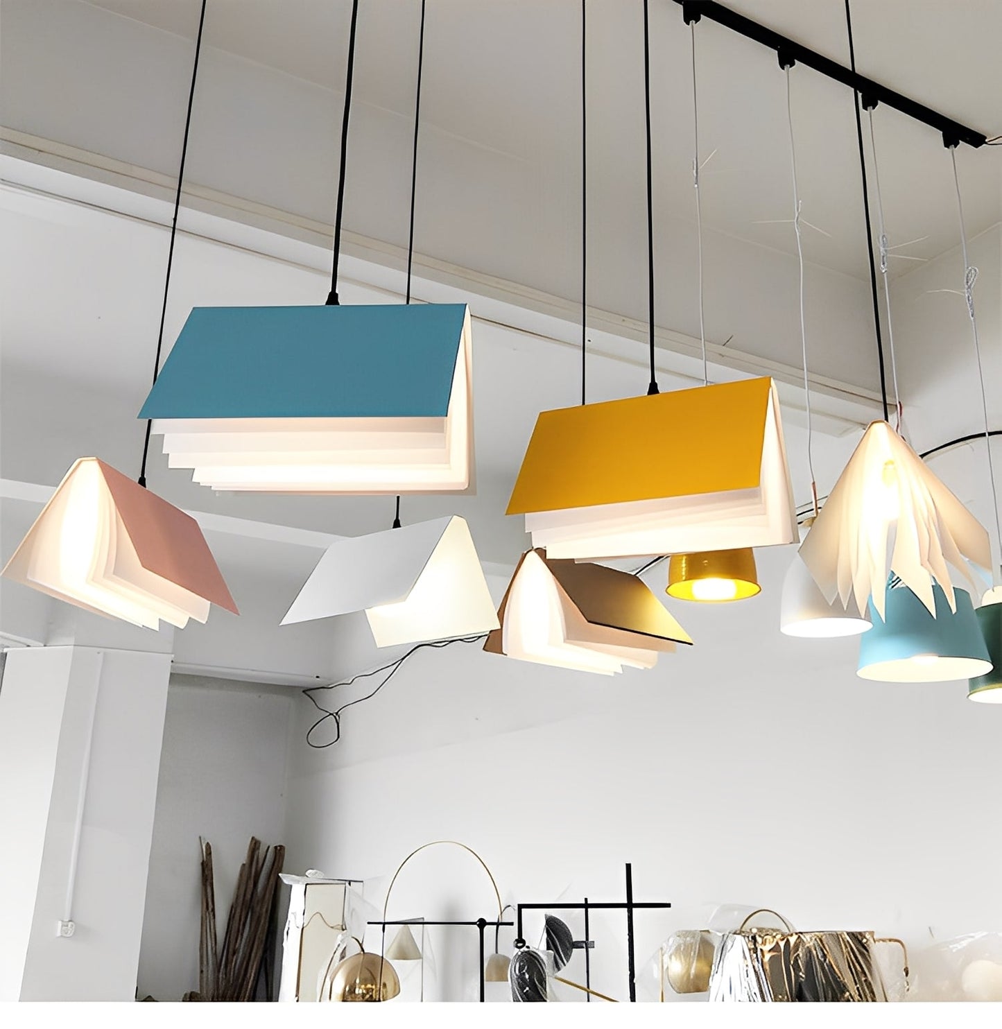 Anouk – Élégante Suspension Minimaliste