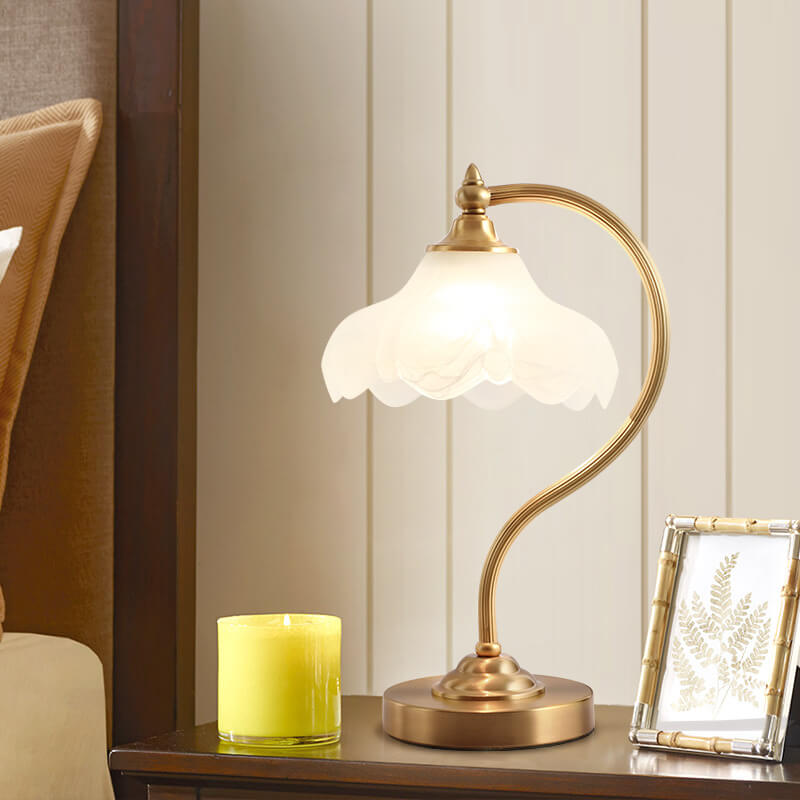 Maribel – Lampe de table vintage en laiton et verre en forme de fleur