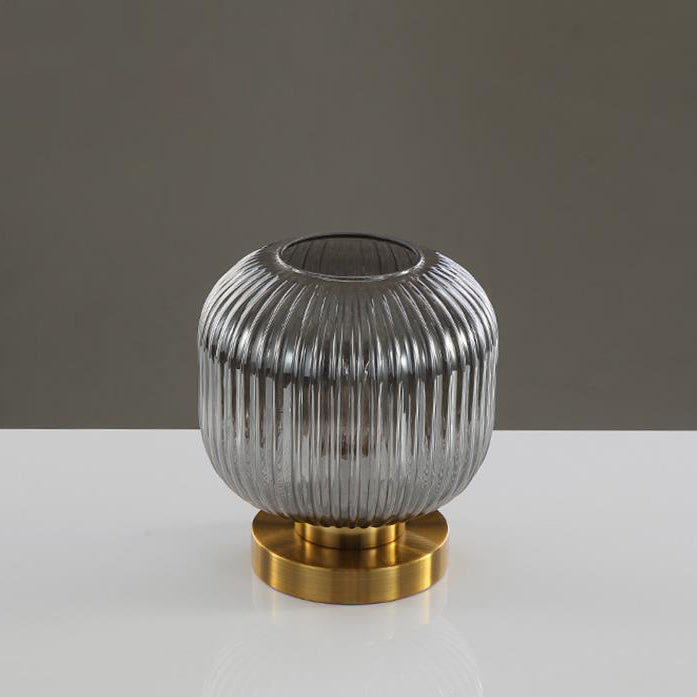 Nerida – Lampe de Table Ovale en Verre Nordique