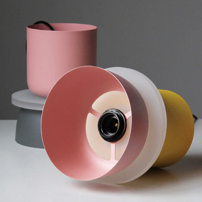 Lampe suspendue LED moderne et colorée
