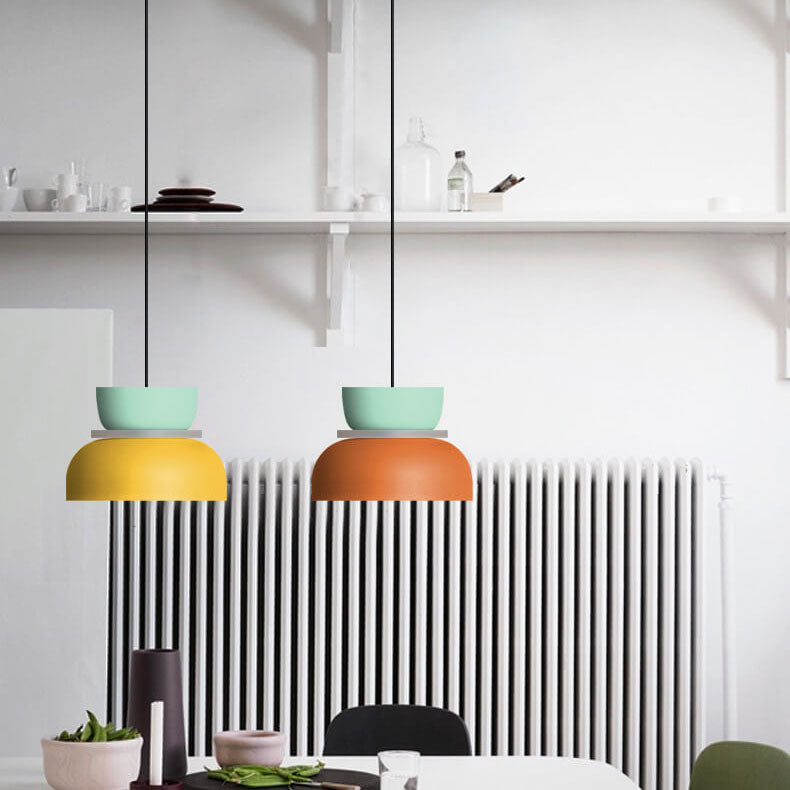 Lampe suspendue LED moderne et colorée