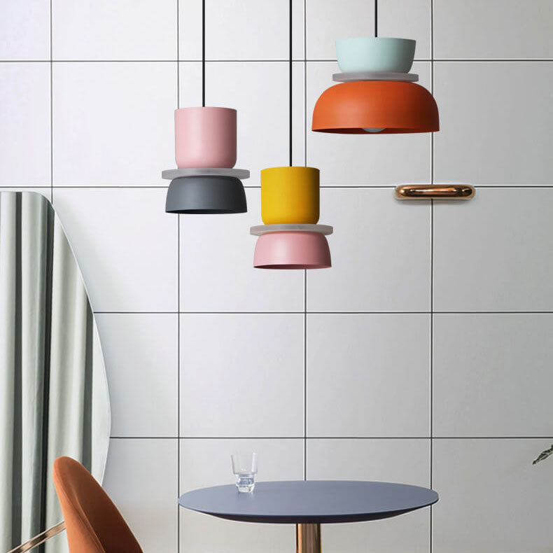 Lampe suspendue LED moderne et colorée