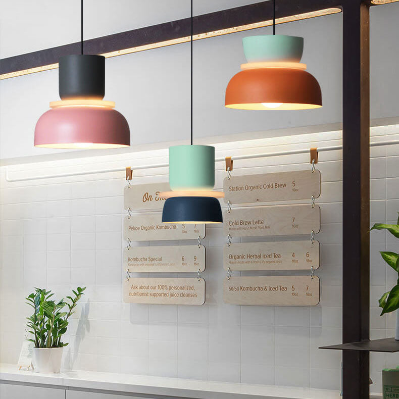 Lampe suspendue LED moderne et colorée