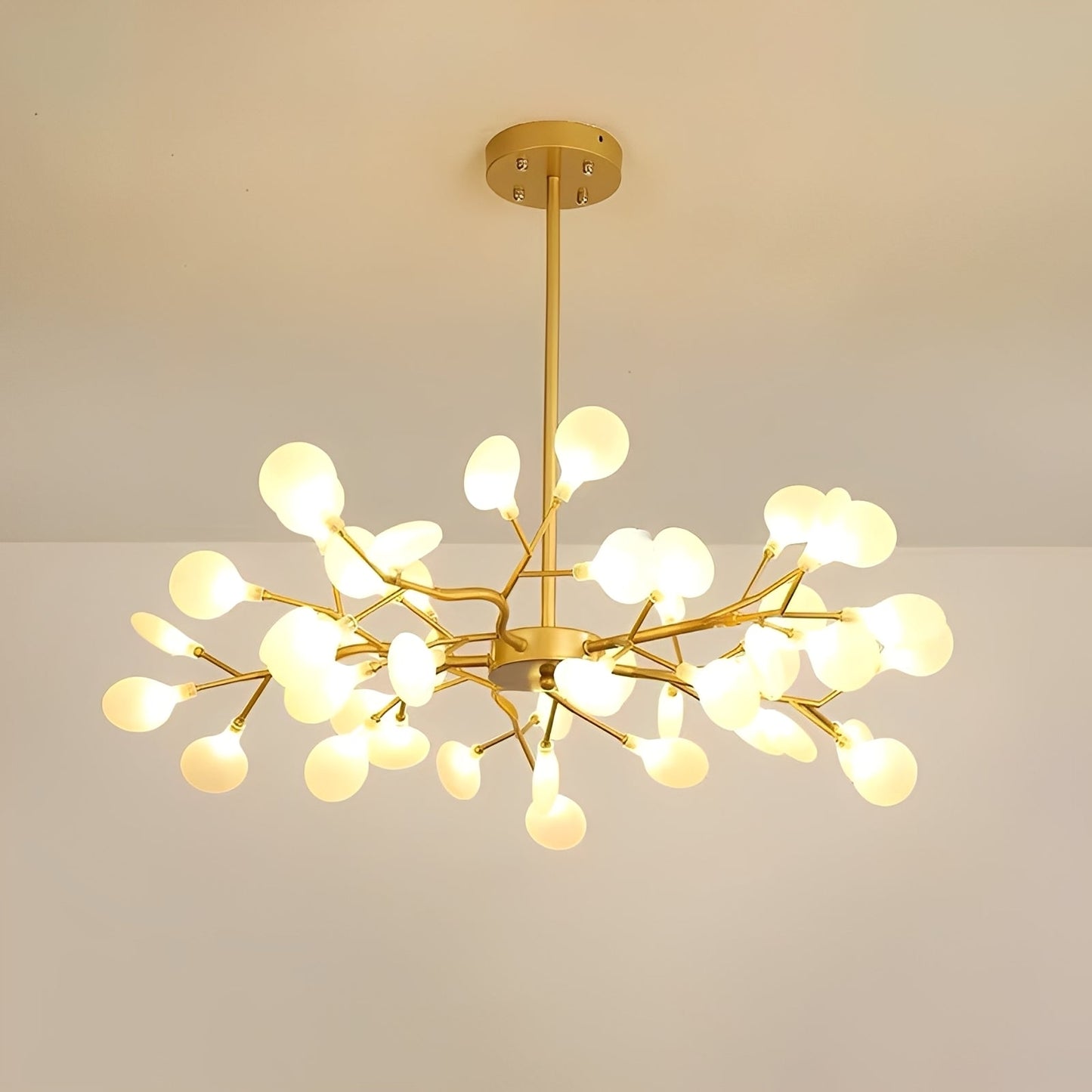 Auri – Lustre Postmoderne Doré Personnalisé