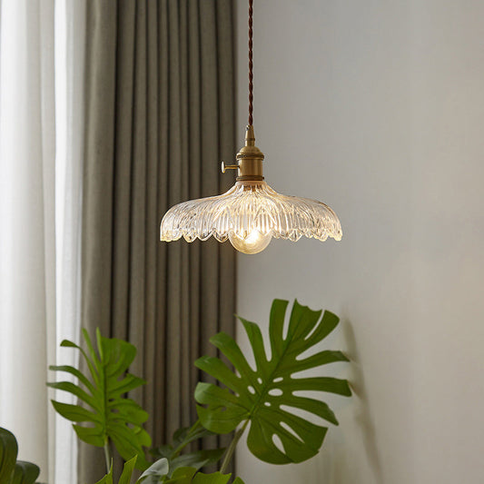 Freja – Suspension en verre ondulé en cuivre