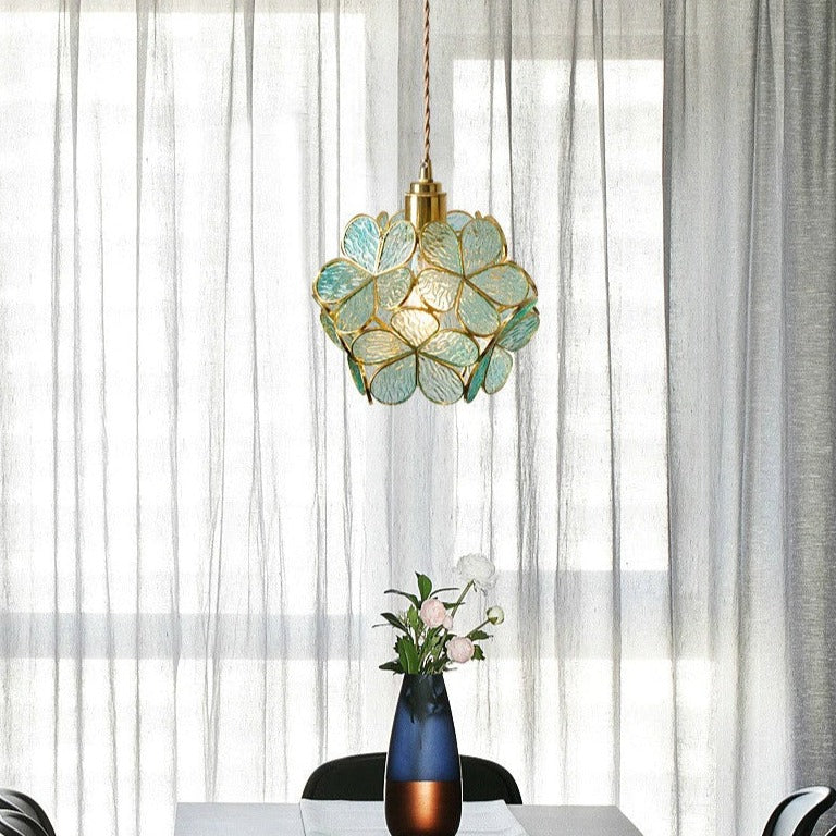 FleurVerre – Suspension florale en verre soufflé délicat