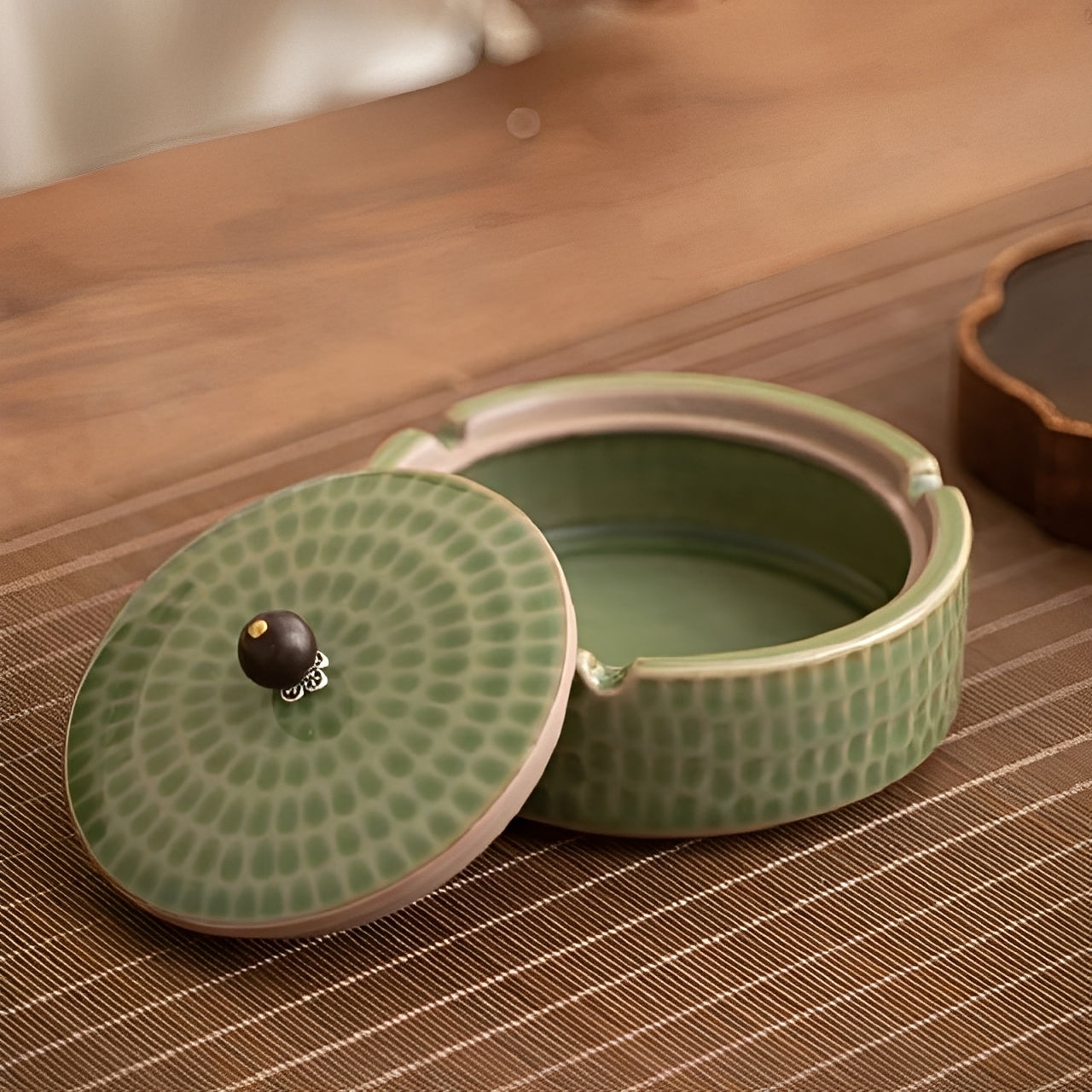 Ming – Cendrier en céramique avec couvercle style chinois