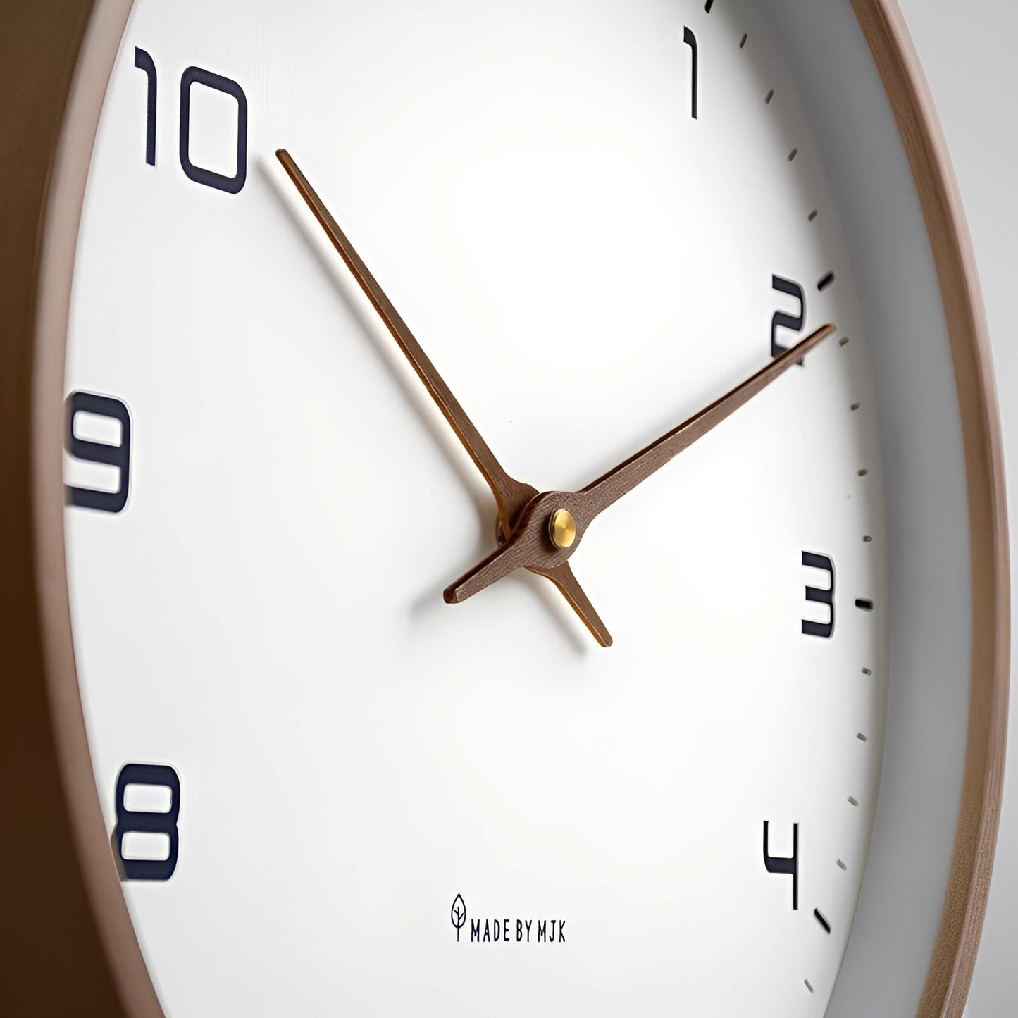 Nordik – Horloge murale silencieuse en bois massif