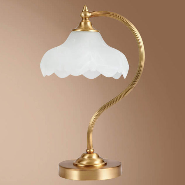 Maribel – Lampe de table vintage en laiton et verre en forme de fleur