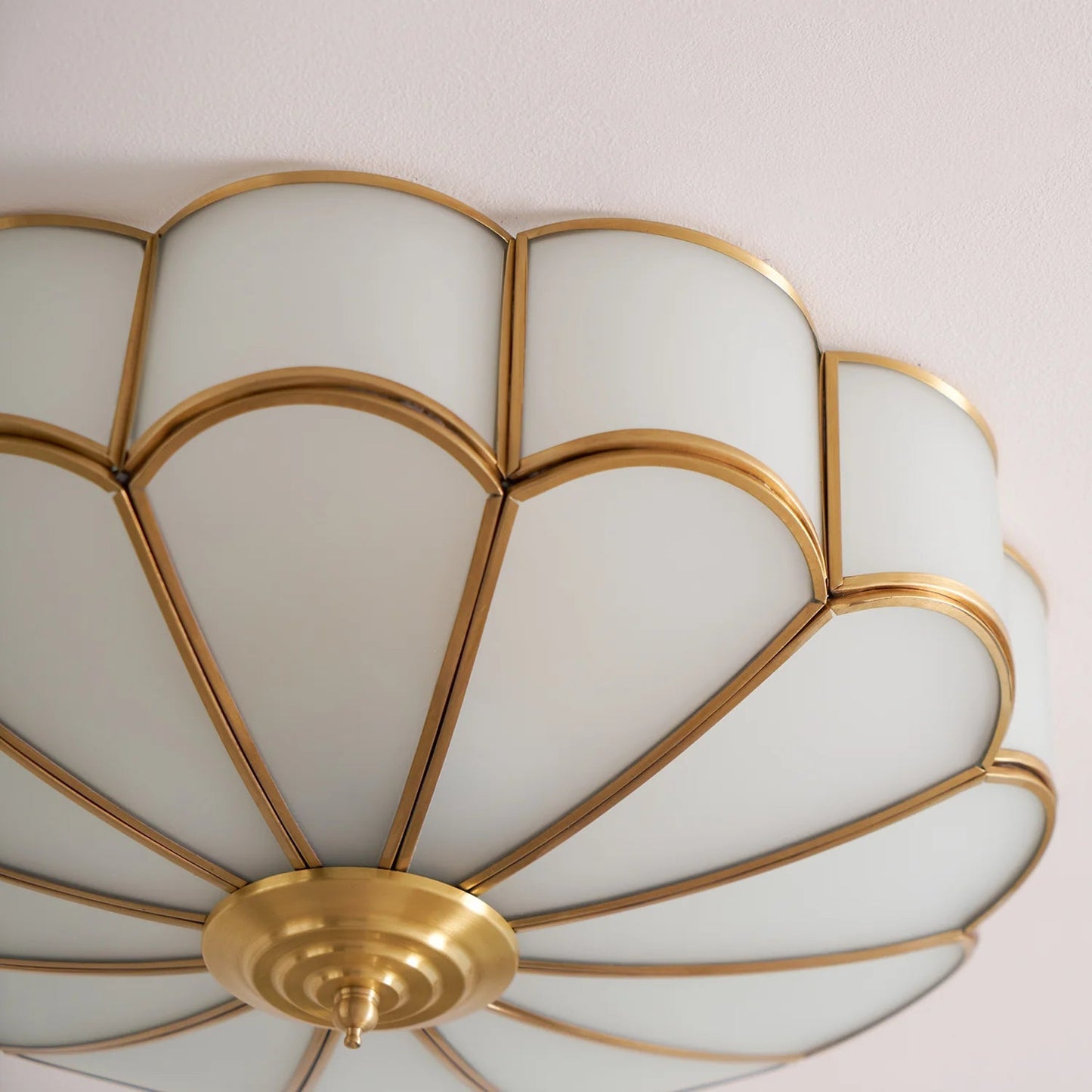 Nella – Lampe de plafond LED simple en cuivre