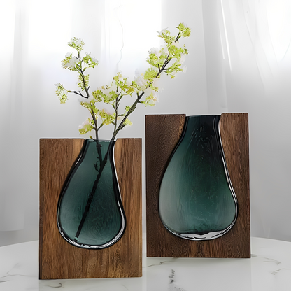 Miyako – Vase en bois et verre nordique à bord vivant