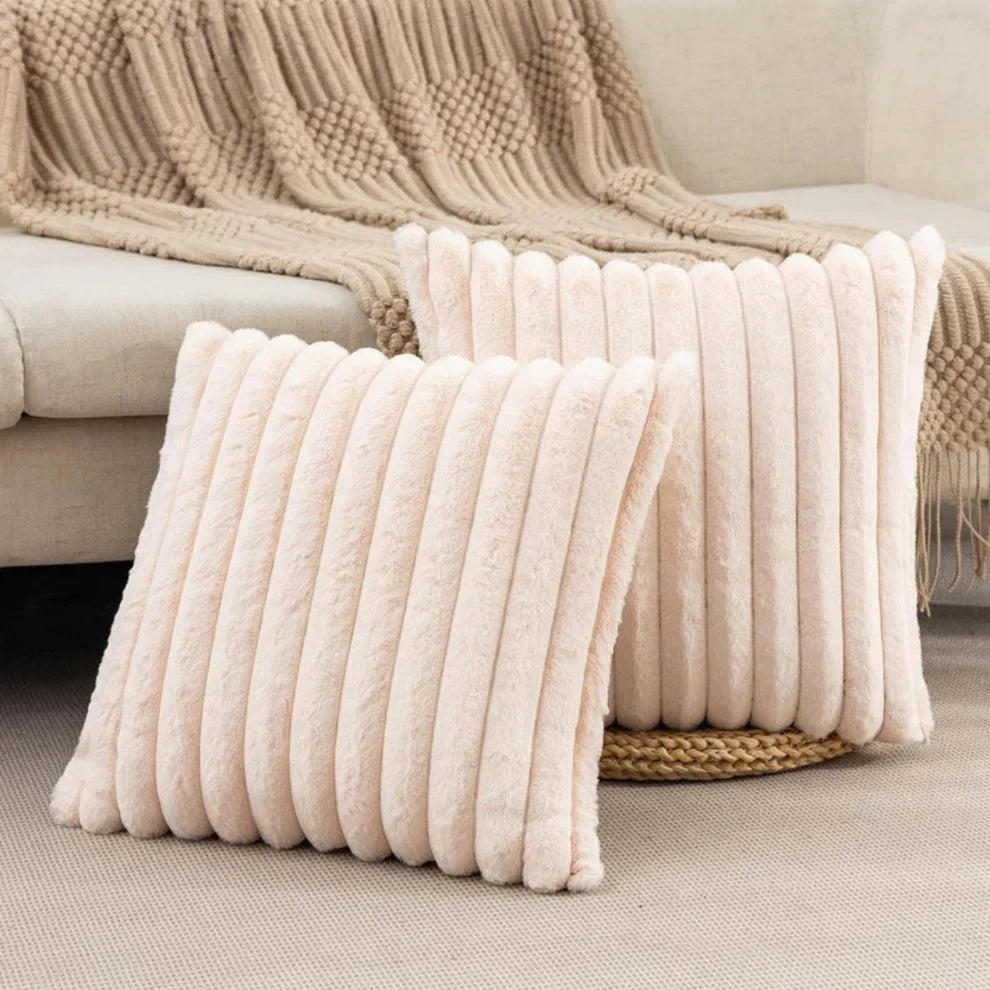 Zlina – Housse de coussin en peluche avec motif rayé
