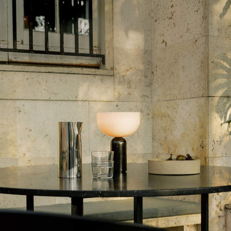 Raja – Lampe de table noble avec pied en marbre et design élégant
