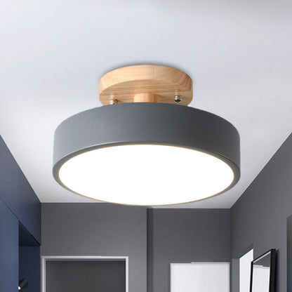 Lunira – Lampe de plafond en fer coloré avec détail en bois