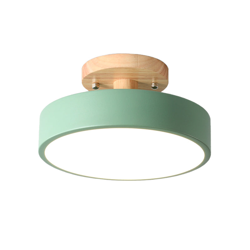 Lunira – Lampe de plafond en fer coloré avec détail en bois
