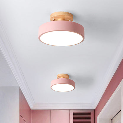 Lunira – Lampe de plafond en fer coloré avec détail en bois