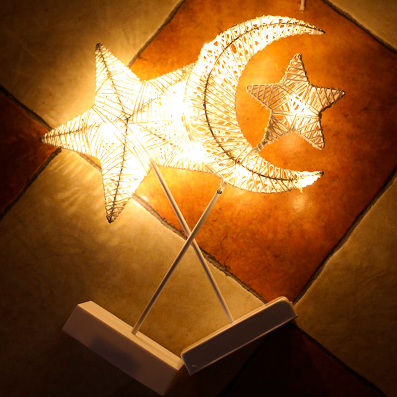 Aurina – Lampe déco LED romantique en rotin