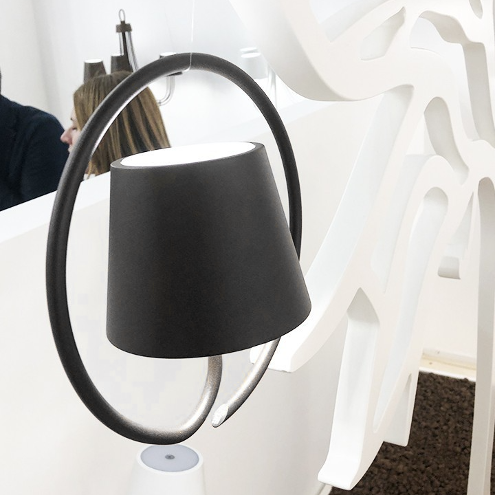 VitaForm – Suspension design aux courbes organiques