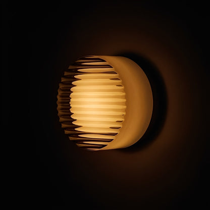 Kira – Lampe Murale Nordique avec Structure en Vagues