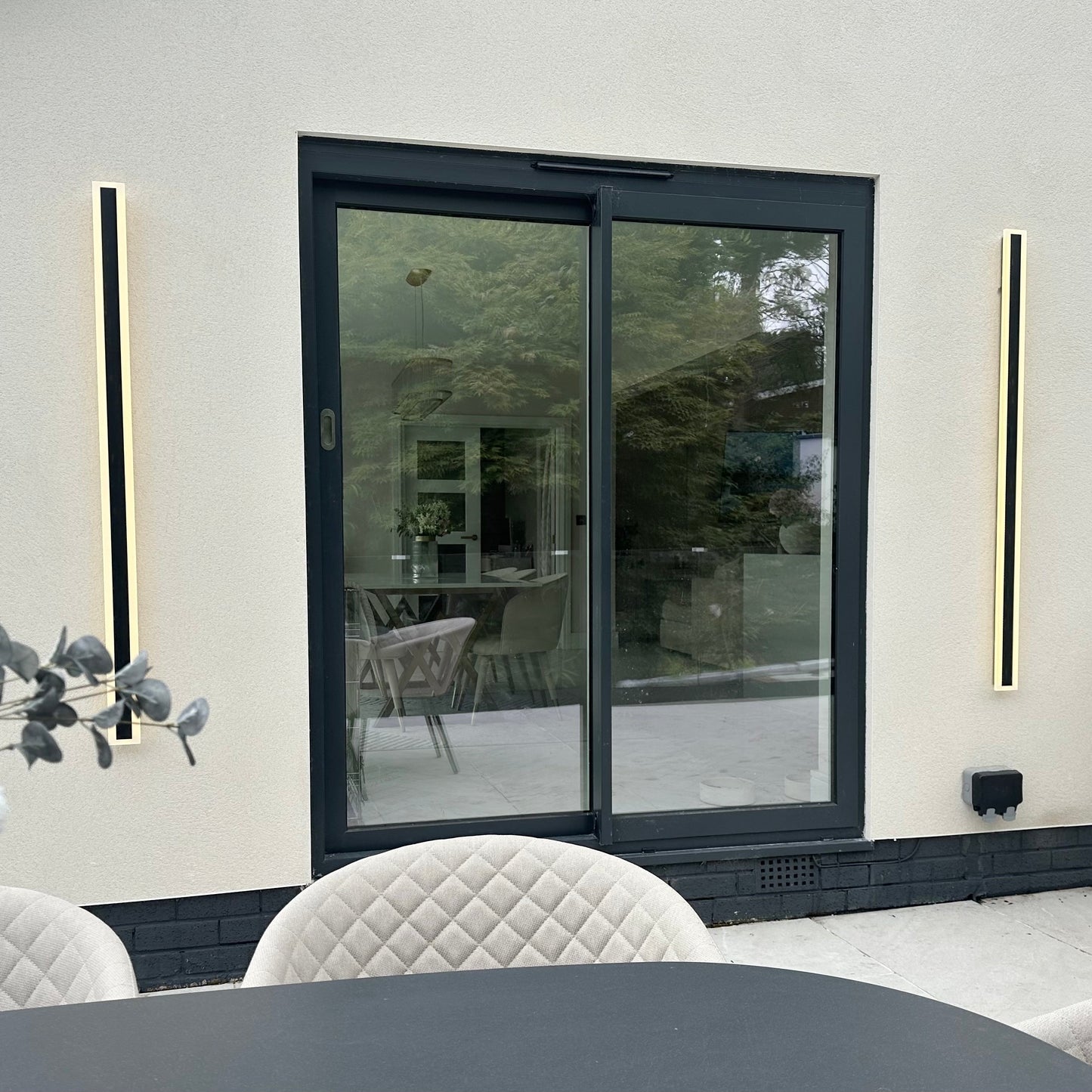 Stria – Applique murale extérieure LED minimaliste