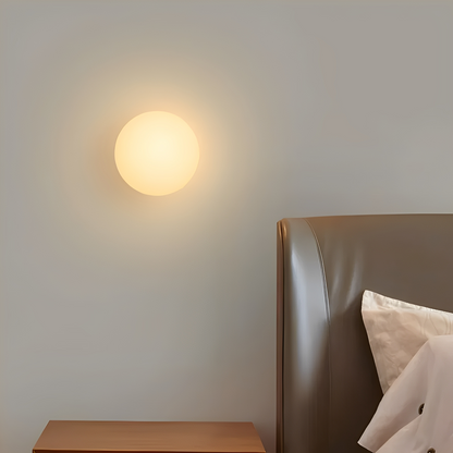 Pietas – Lampe murale en verre élégante