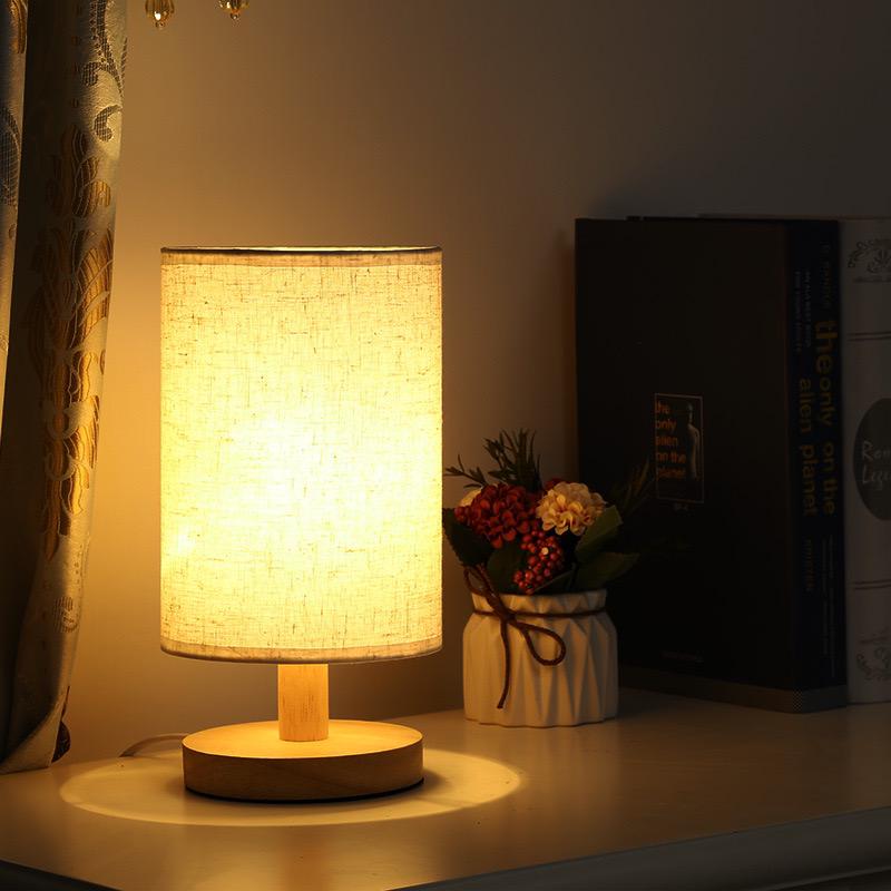 Lunora – Lampe de chevet en bois massif
