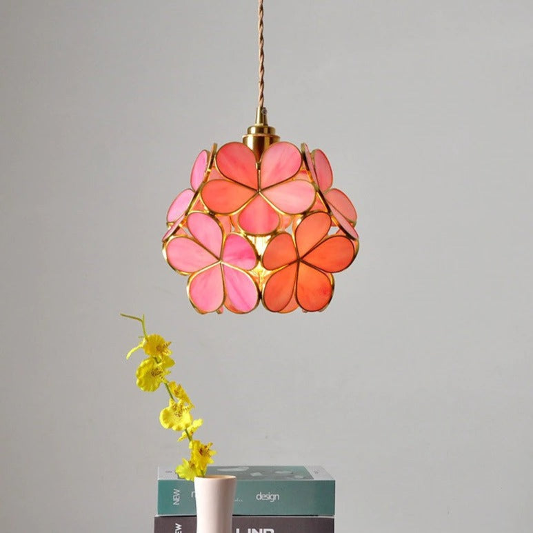 FleurVerre – Suspension florale en verre soufflé délicat