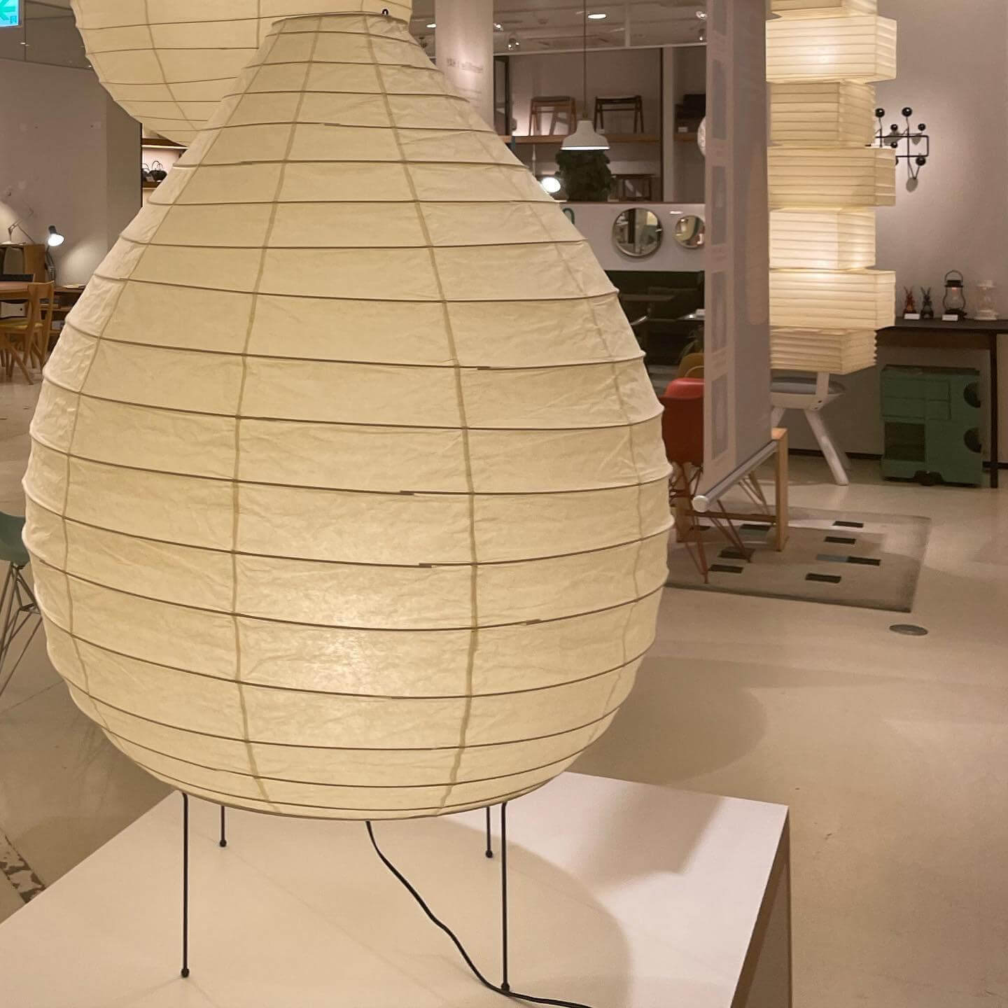 Satoshi – Lampe de table en papier de riz Wabi-Sabi
