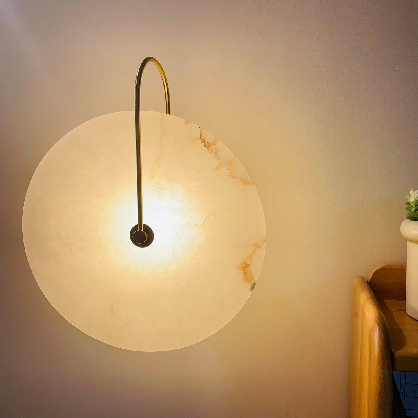 Aveline – Applique LED en pierre d'albâtre