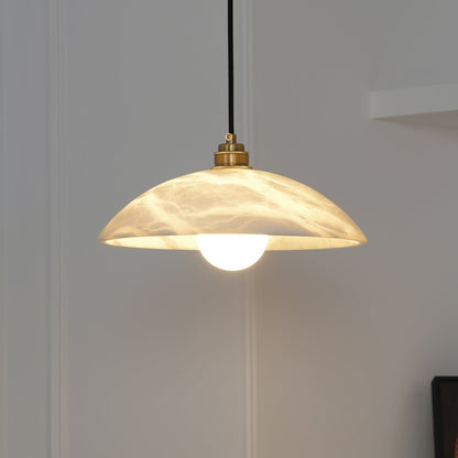 Mark – Pendelleuchte en Alabaster & Laiton