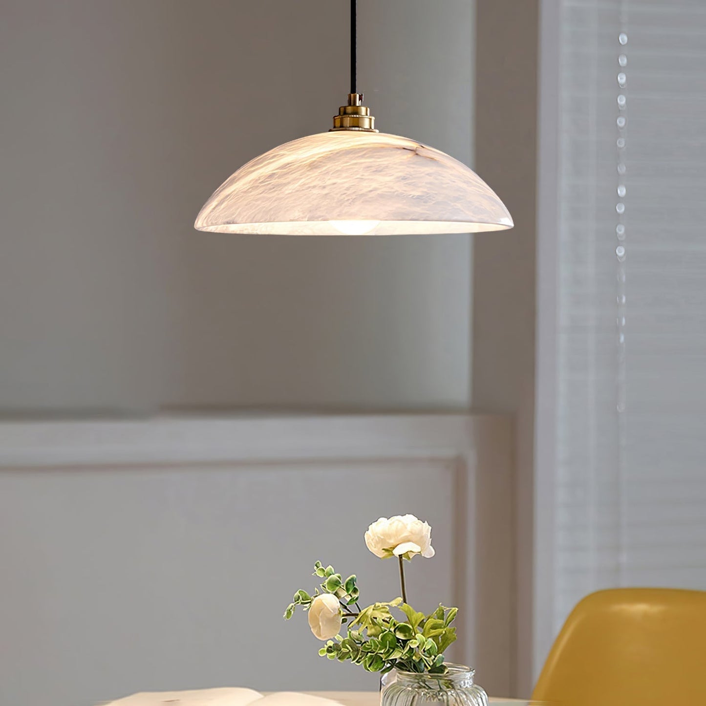 Mark – Pendelleuchte en Alabaster & Laiton